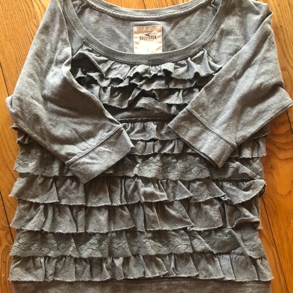 Hollister Woman’s Large Grey Shirt